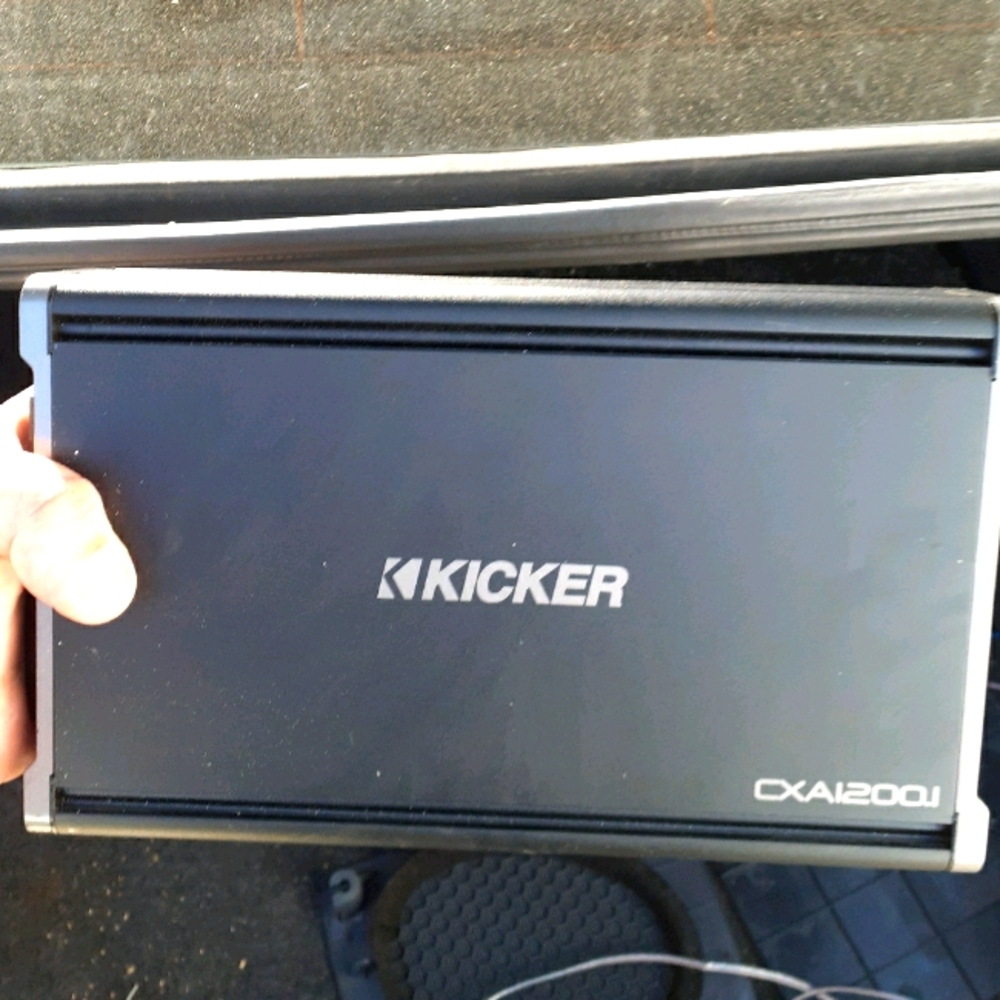 Kicker amp